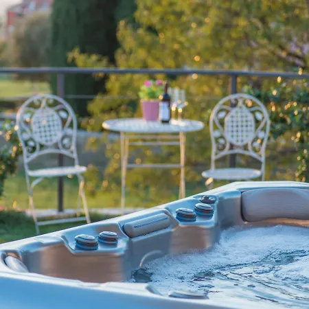 Modern Rovinjsko Selo With Swimming Pool And Jacuzzi Rovinj