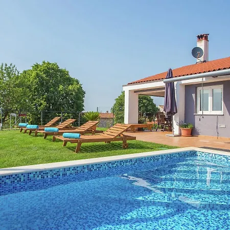 Villa Modern Rovinjsko Selo With Swimming Pool And Jacuzzi Rovinj