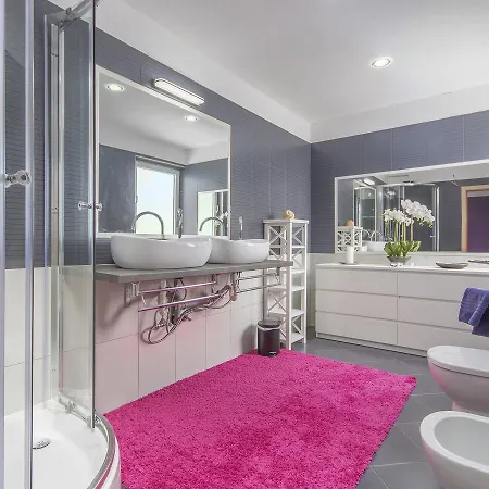 Villa Modern Rovinjsko Selo With Swimming Pool And Jacuzzi *