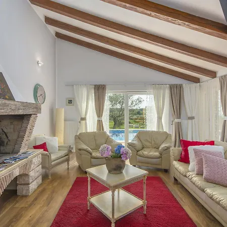 Modern Rovinjsko Selo With Swimming Pool And Jacuzzi * Rovinj