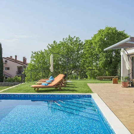 Modern Rovinjsko Selo With Swimming Pool And Jacuzzi Rovinj