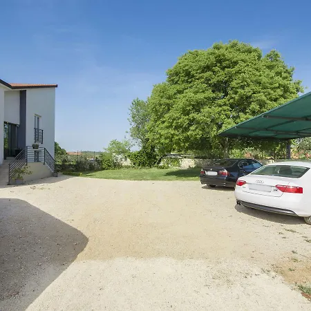 Modern Rovinjsko Selo With Swimming Pool And Jacuzzi Rovinj
