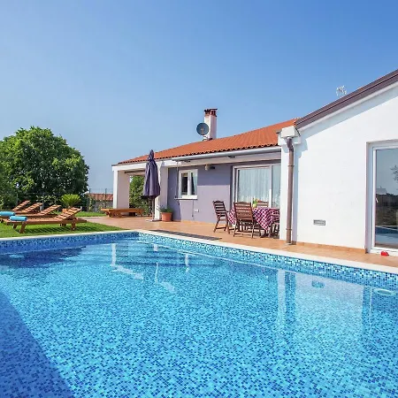 Modern Rovinjsko Selo With Swimming Pool And Jacuzzi Villa *
